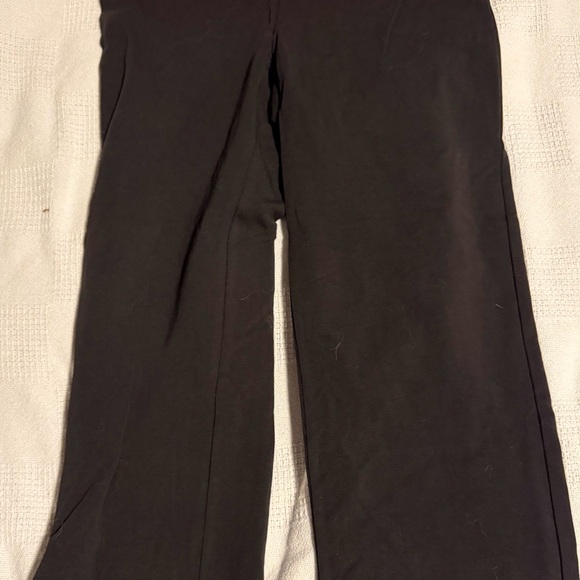 PINK Victoria's Secret capri Leggings with Pink Leopard Waistband - Picture 2 of 3